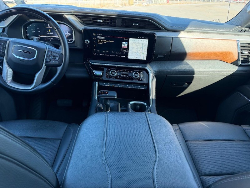 GMC Sierra 1500 Vehicle Full-screen Gallery Image 9