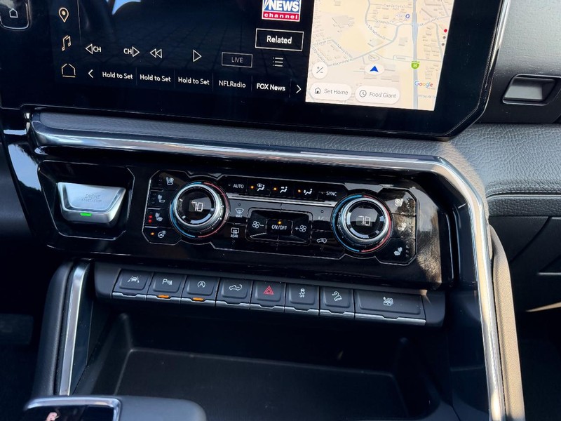 GMC Sierra 1500 Vehicle Full-screen Gallery Image 14