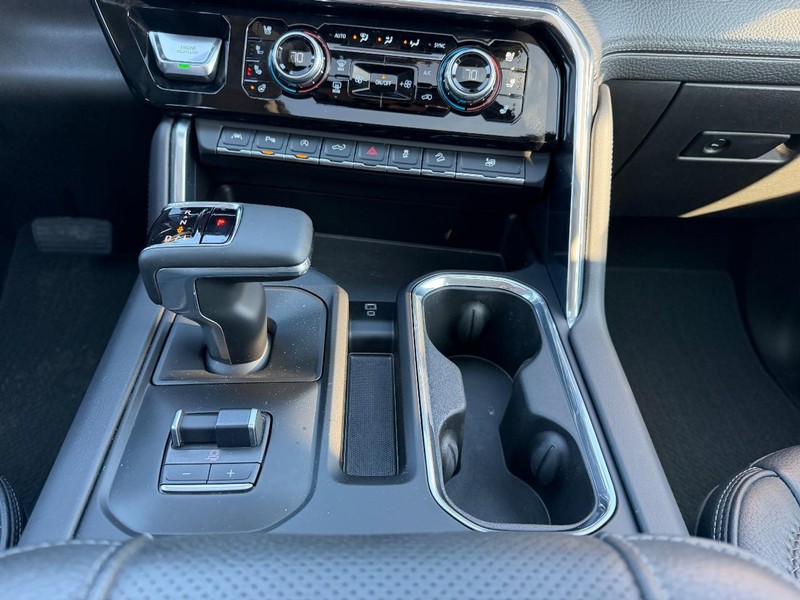 GMC Sierra 1500 Vehicle Full-screen Gallery Image 15