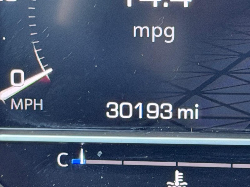 GMC Sierra 1500 Vehicle Full-screen Gallery Image 20