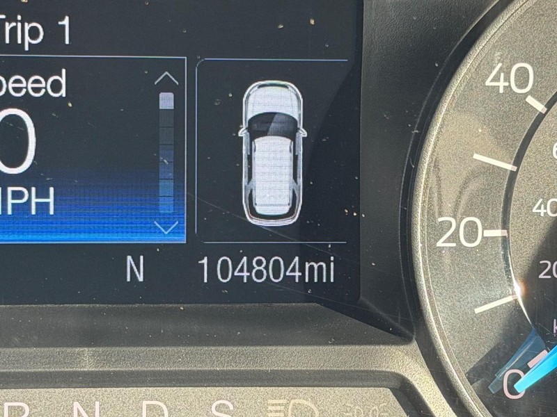 Ford Explorer Vehicle Full-screen Gallery Image 20