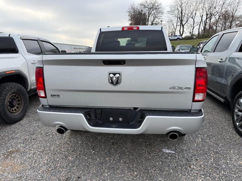 Ram 1500 Vehicle Full-screen Gallery Image 3