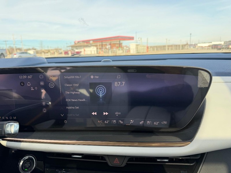 Buick Envision Vehicle Full-screen Gallery Image 15