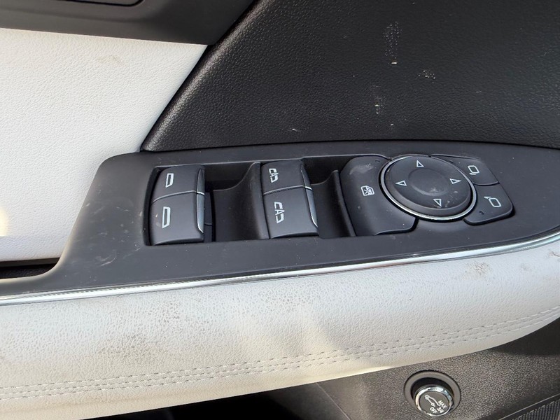 Buick Envision Vehicle Full-screen Gallery Image 18