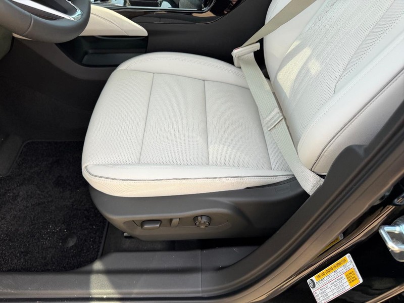 Buick Envision Vehicle Full-screen Gallery Image 20