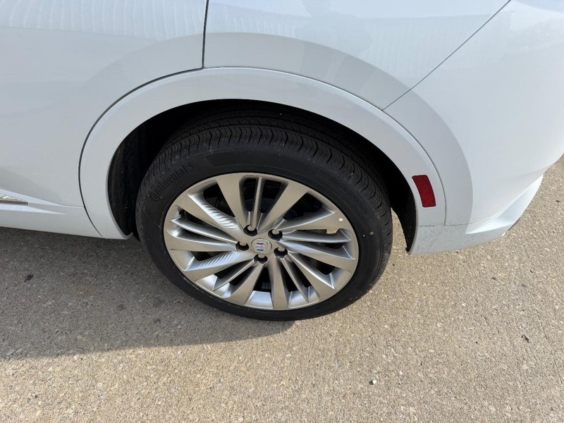 Buick Envision Vehicle Full-screen Gallery Image 7