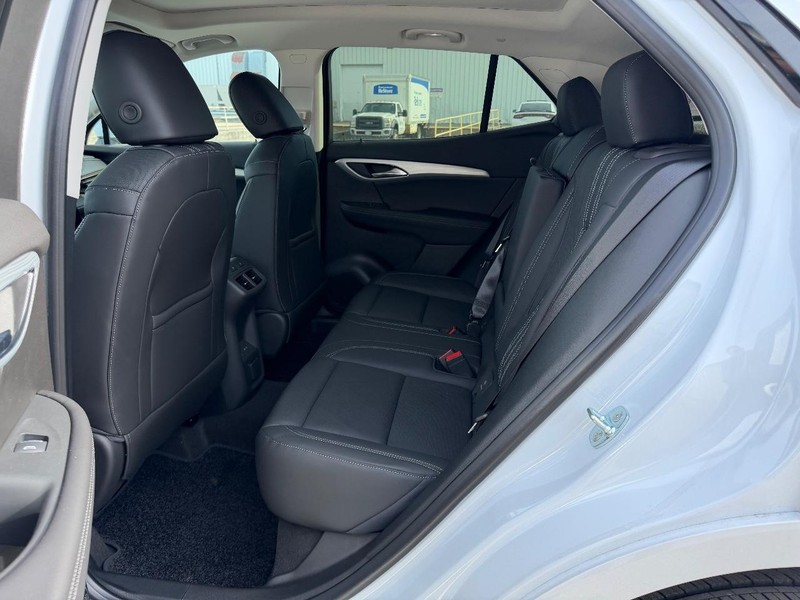 Buick Envision Vehicle Full-screen Gallery Image 8