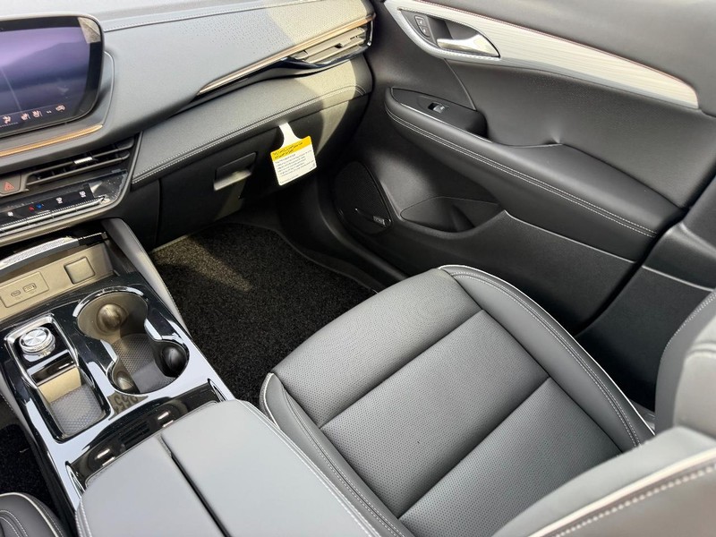 Buick Envision Vehicle Full-screen Gallery Image 17