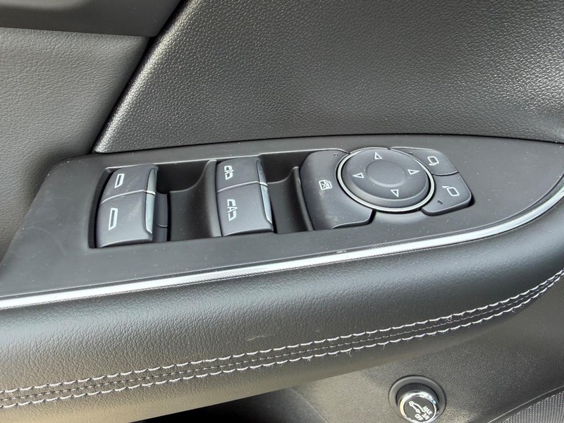 Buick Envision Vehicle Full-screen Gallery Image 18