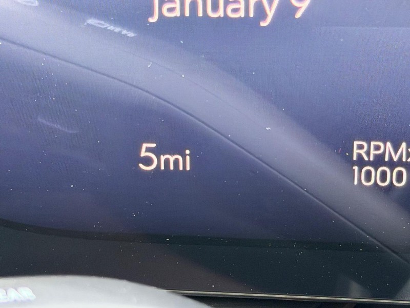 Buick Envision Vehicle Full-screen Gallery Image 21