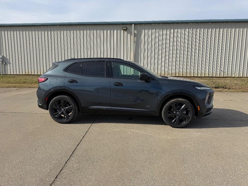 Buick Envision Vehicle Full-screen Gallery Image 2