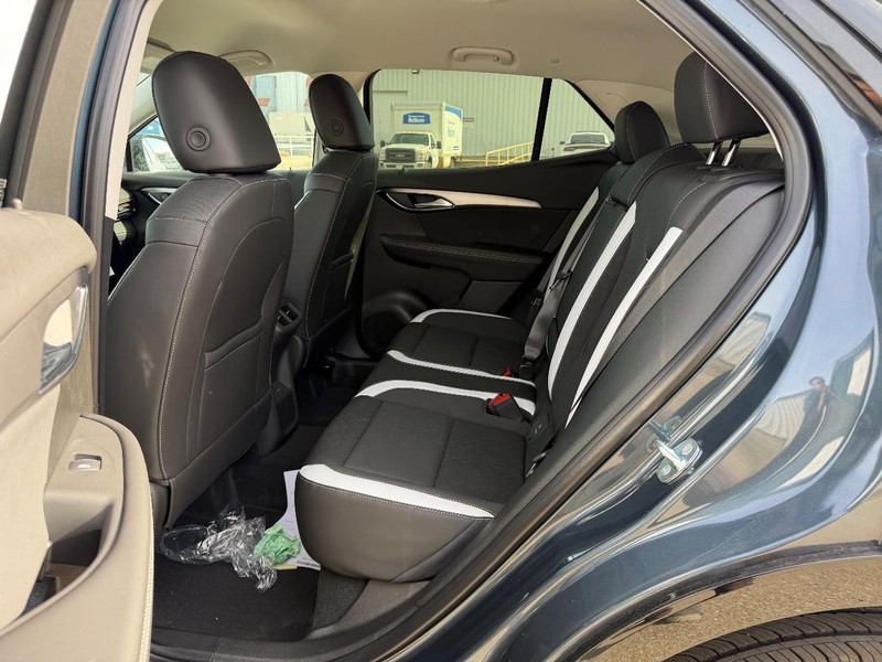 Buick Envision Vehicle Full-screen Gallery Image 7