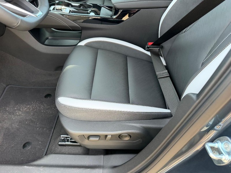 Buick Envision Vehicle Full-screen Gallery Image 18