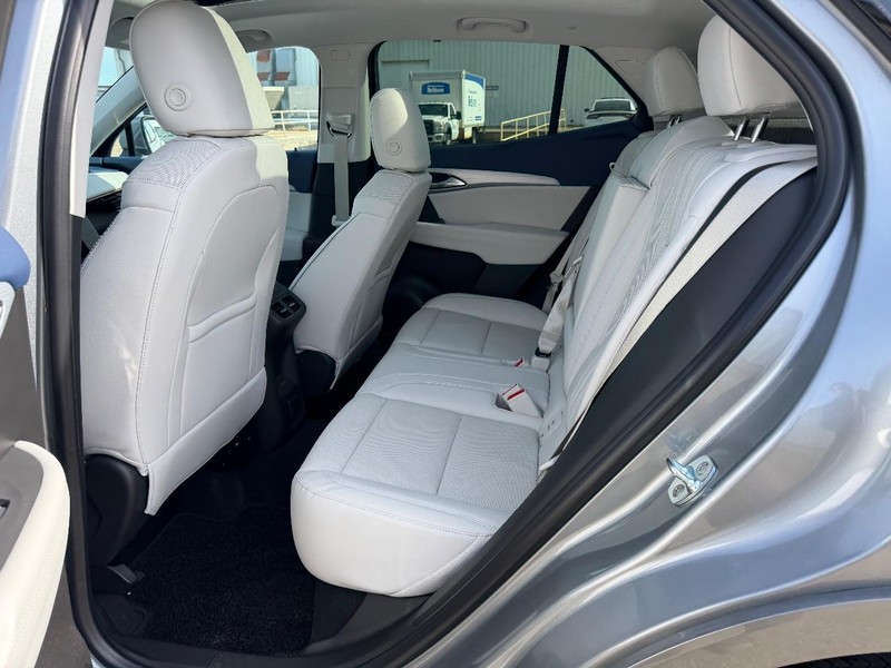 Buick Envision Vehicle Full-screen Gallery Image 8