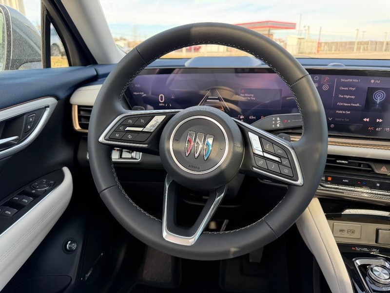 Buick Envision Vehicle Full-screen Gallery Image 11
