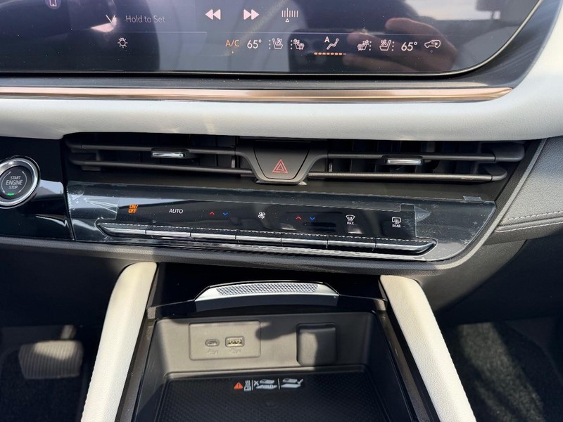 Buick Envision Vehicle Full-screen Gallery Image 16