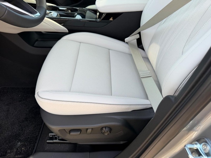 Buick Envision Vehicle Full-screen Gallery Image 20