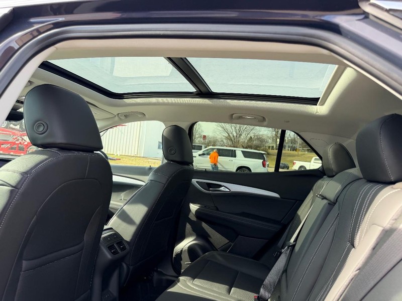 Buick Envision Vehicle Full-screen Gallery Image 9