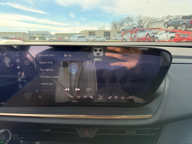 Buick Envision Vehicle Full-screen Gallery Image 15