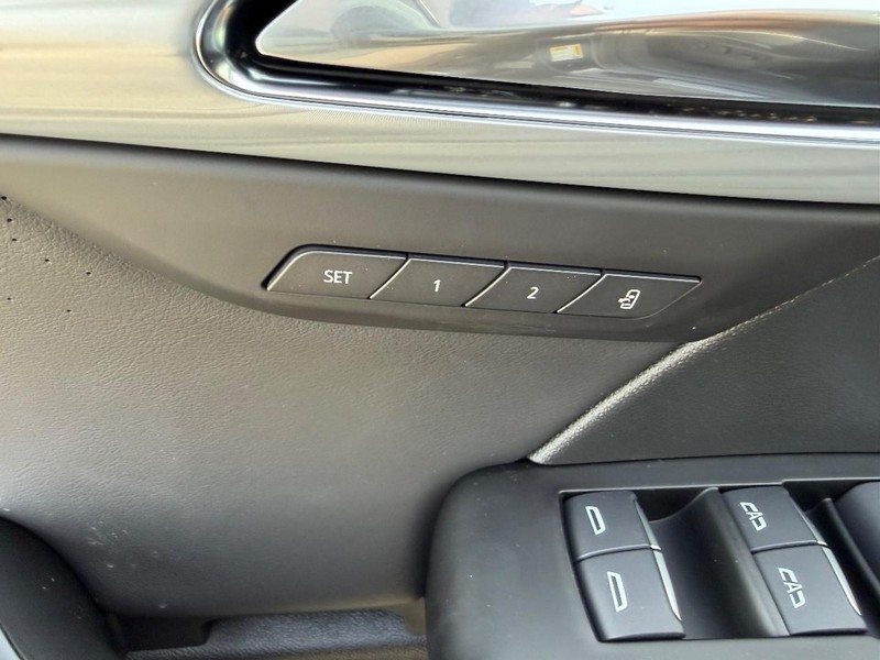 Buick Envision Vehicle Full-screen Gallery Image 19