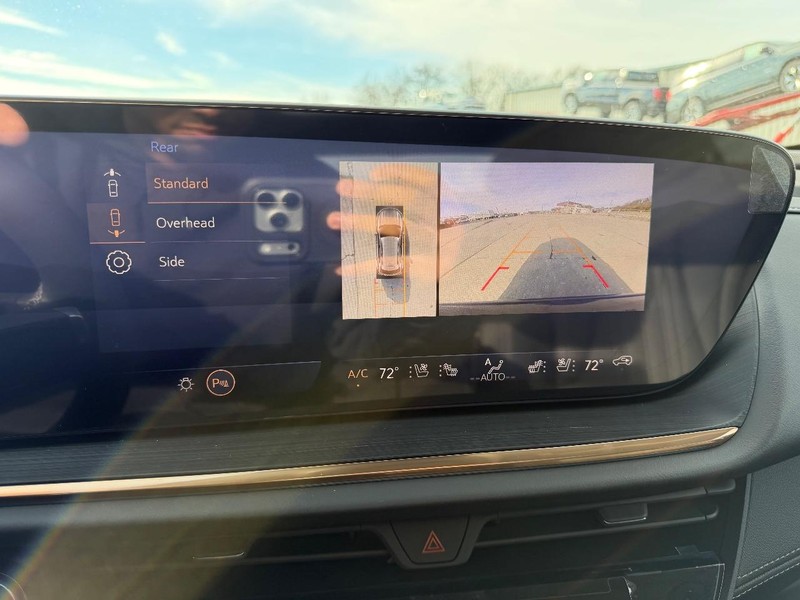 Buick Envision Vehicle Full-screen Gallery Image 22