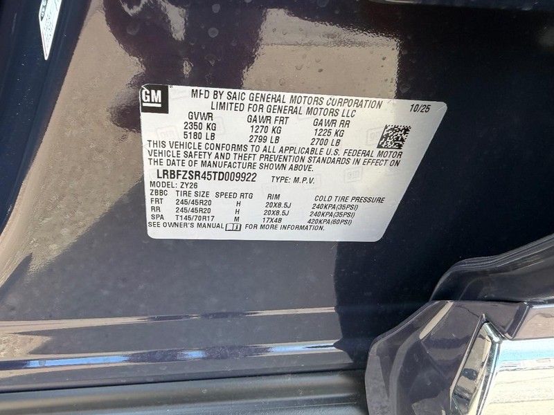 Buick Envision Vehicle Full-screen Gallery Image 23