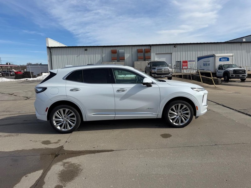 Buick Envision Vehicle Full-screen Gallery Image 2