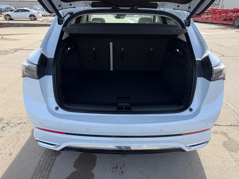 Buick Envision Vehicle Full-screen Gallery Image 5