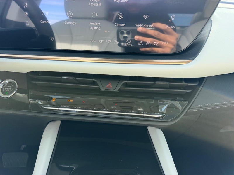 Buick Envision Vehicle Full-screen Gallery Image 16