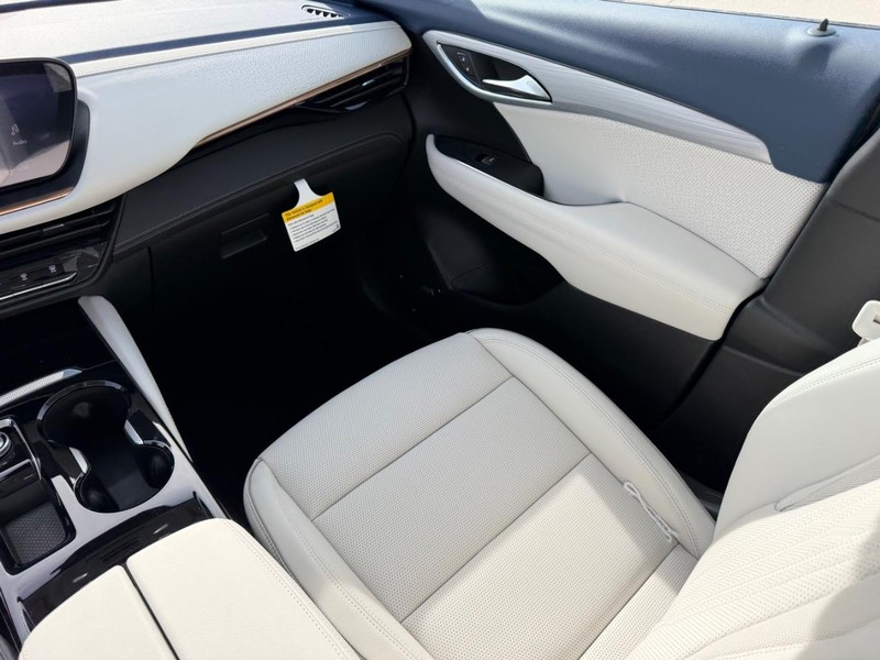 Buick Envision Vehicle Full-screen Gallery Image 18