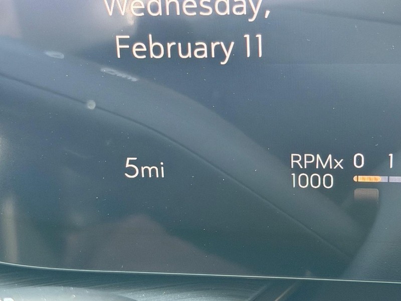 Buick Envision Vehicle Full-screen Gallery Image 22