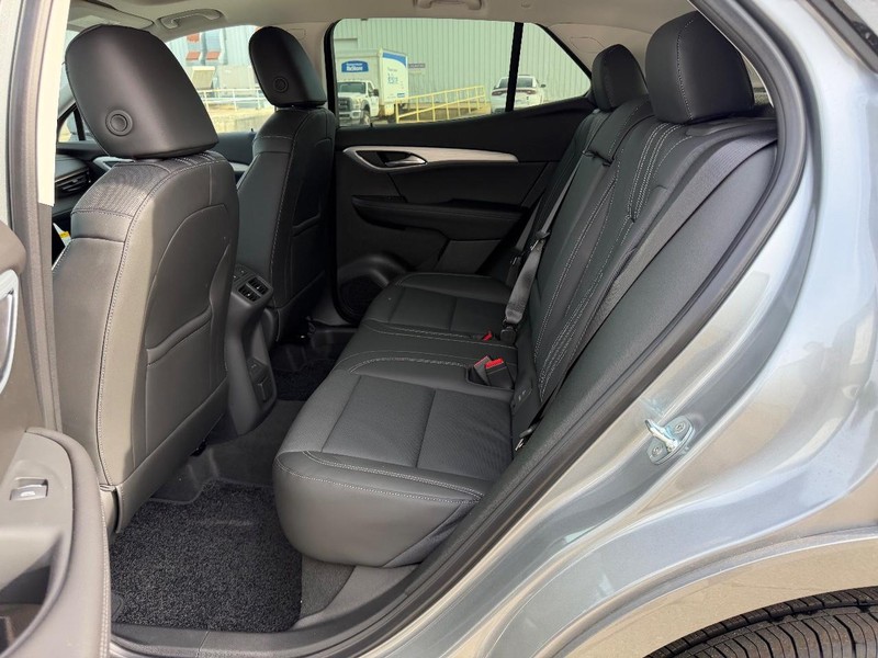 Buick Envision Vehicle Full-screen Gallery Image 8