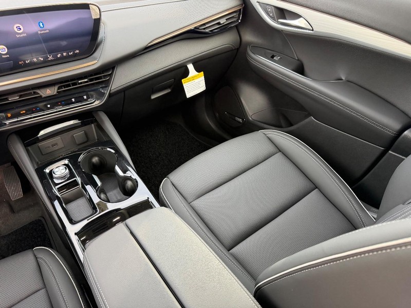 Buick Envision Vehicle Full-screen Gallery Image 16