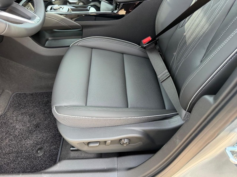 Buick Envision Vehicle Full-screen Gallery Image 20