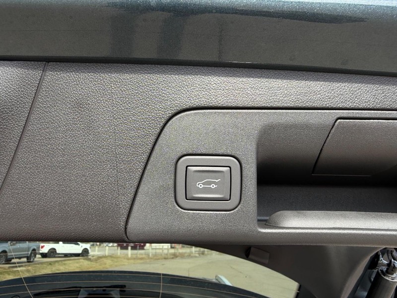 Buick Envision Vehicle Full-screen Gallery Image 6