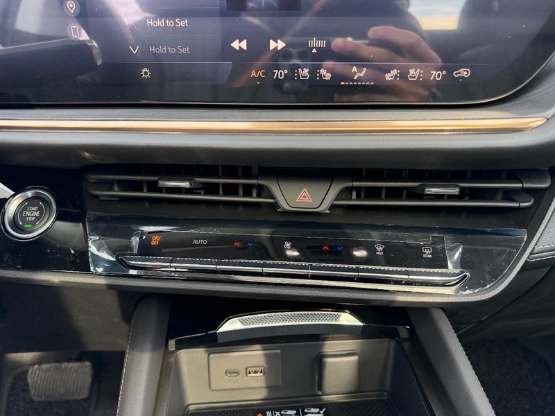 Buick Envision Vehicle Full-screen Gallery Image 15
