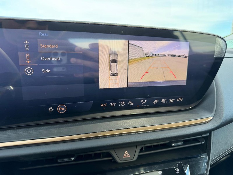 Buick Envision Vehicle Full-screen Gallery Image 22