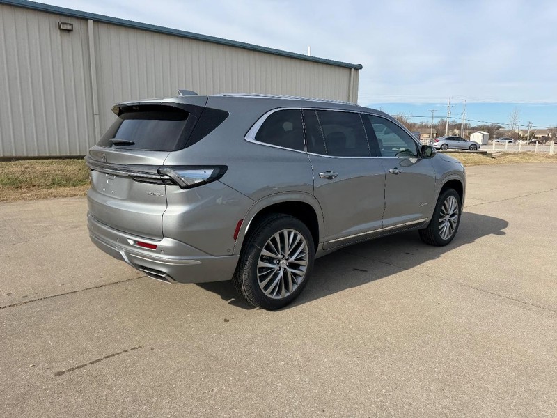 Buick Enclave Vehicle Full-screen Gallery Image 3