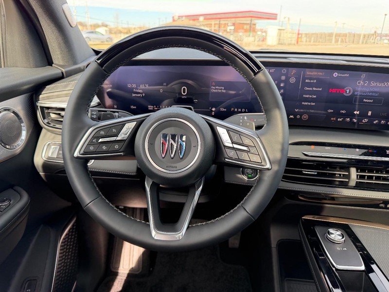 Buick Enclave Vehicle Full-screen Gallery Image 14