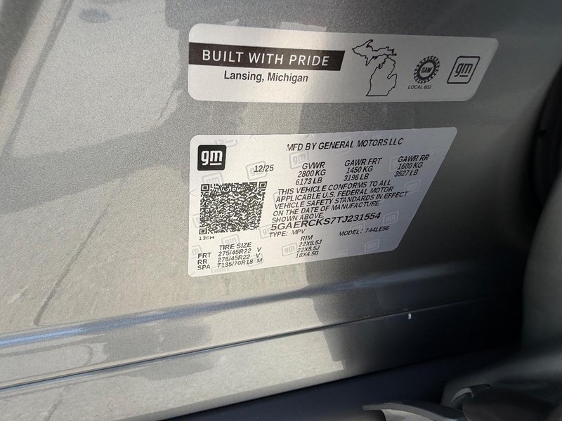 Buick Enclave Vehicle Full-screen Gallery Image 25