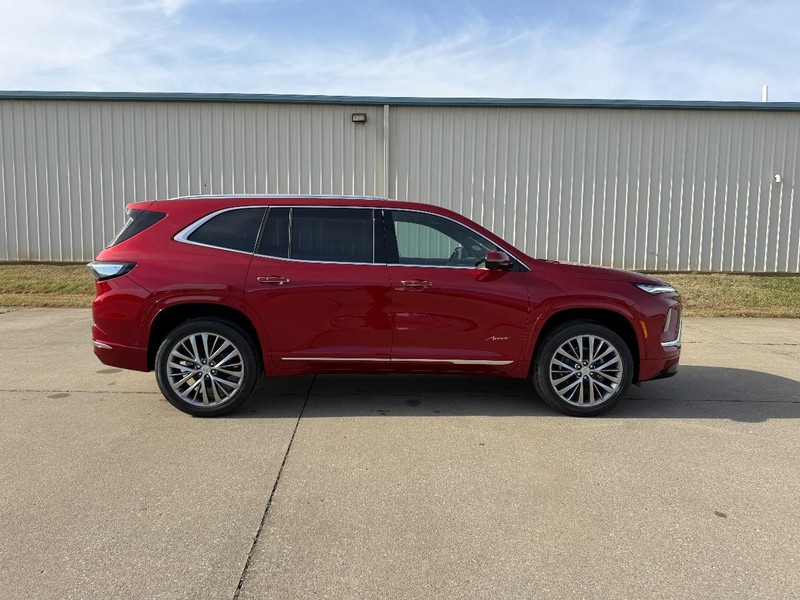 Buick Enclave Vehicle Full-screen Gallery Image 2