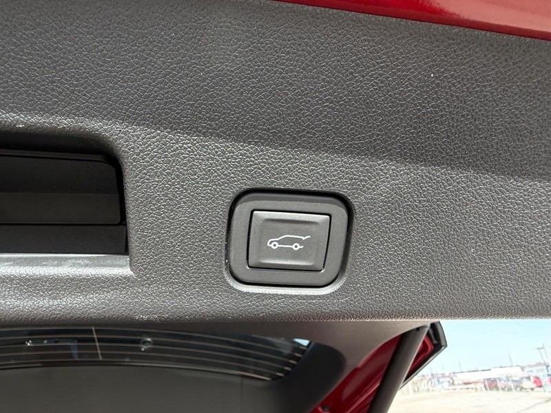 Buick Enclave Vehicle Full-screen Gallery Image 6