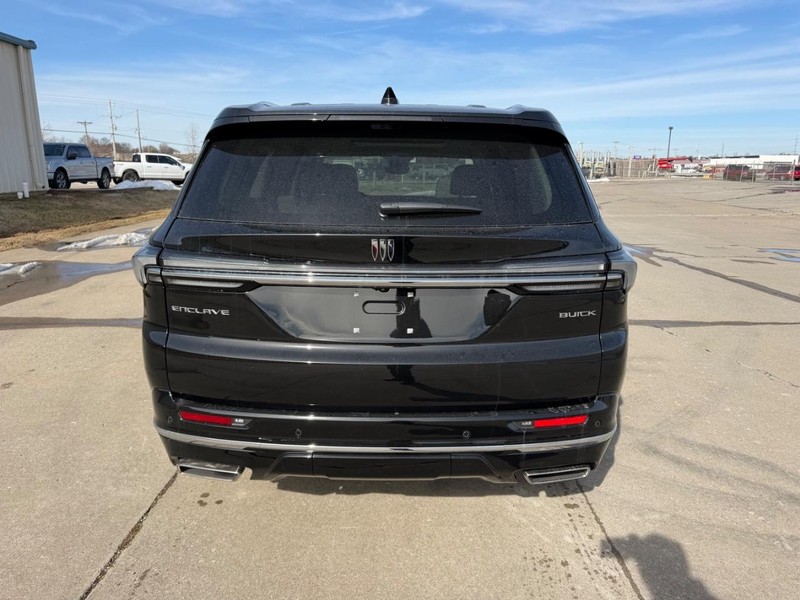 Buick Enclave Vehicle Full-screen Gallery Image 4