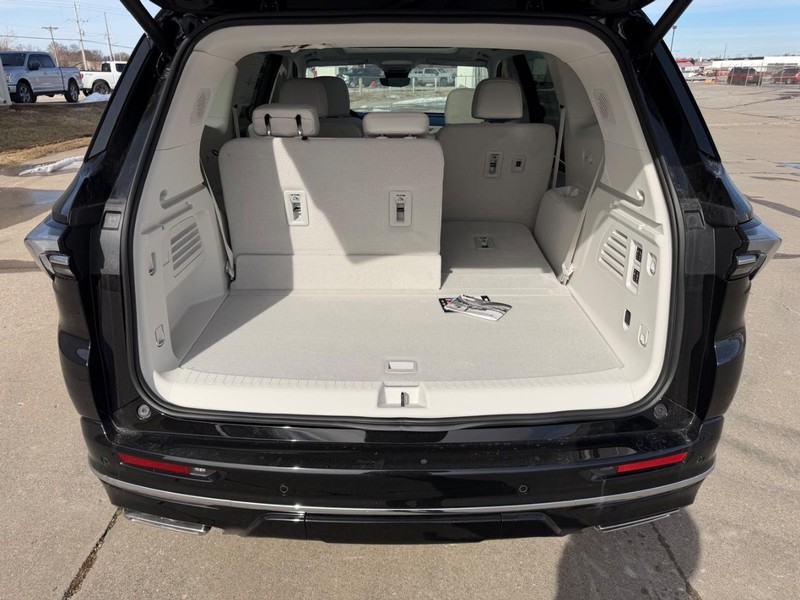 Buick Enclave Vehicle Full-screen Gallery Image 5