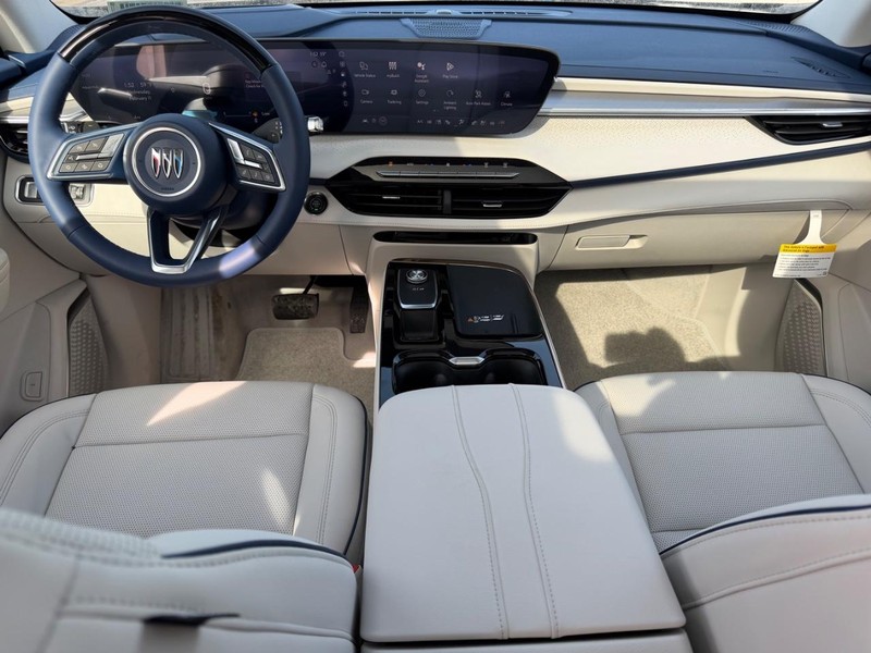 Buick Enclave Vehicle Full-screen Gallery Image 12