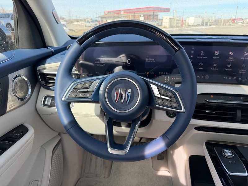 Buick Enclave Vehicle Full-screen Gallery Image 13