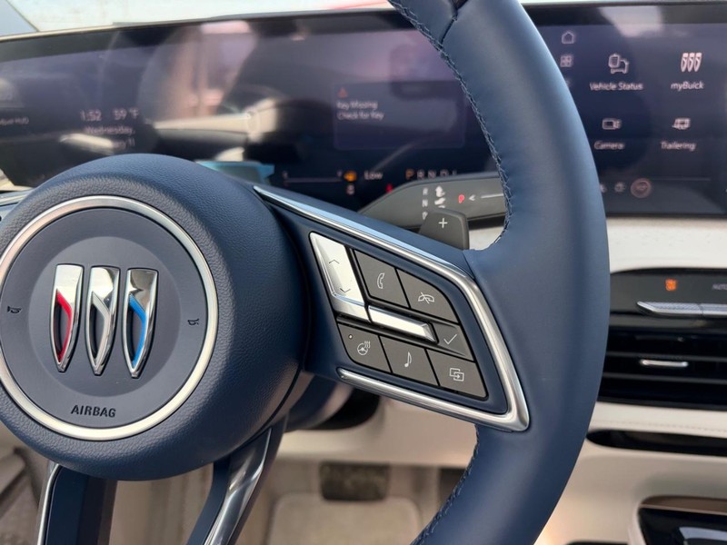 Buick Enclave Vehicle Full-screen Gallery Image 15