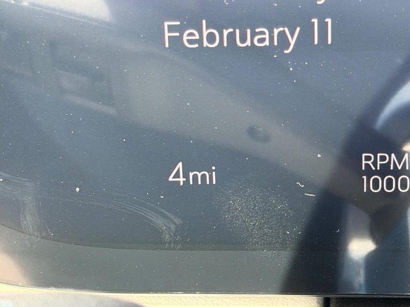 Buick Enclave Vehicle Full-screen Gallery Image 23