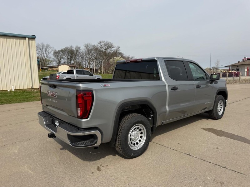 GMC Sierra 1500 Vehicle Full-screen Gallery Image 3