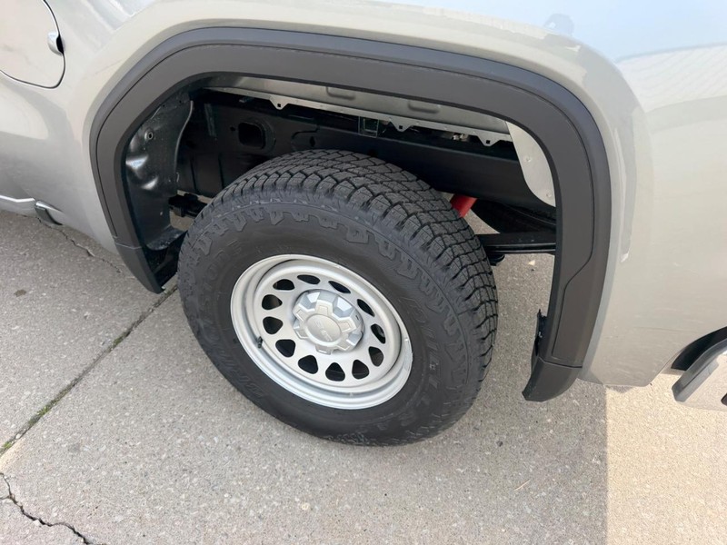 GMC Sierra 1500 Vehicle Full-screen Gallery Image 6